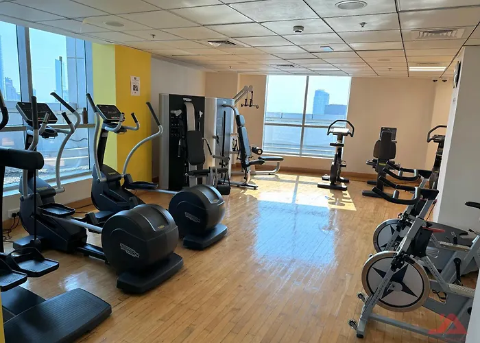 Cozy Marina & Sea View Apt In Bay Central Tower Dubai Marina With Modern Gym & Pool, Steps To Beach & Metro