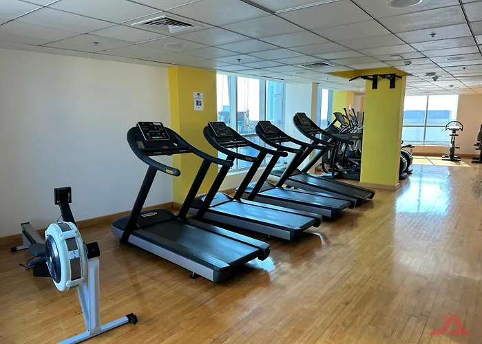 Cozy Marina & Sea View Apt In Bay Central Tower Dubai Marina With Modern Gym & Pool, Steps To Beach & Metro