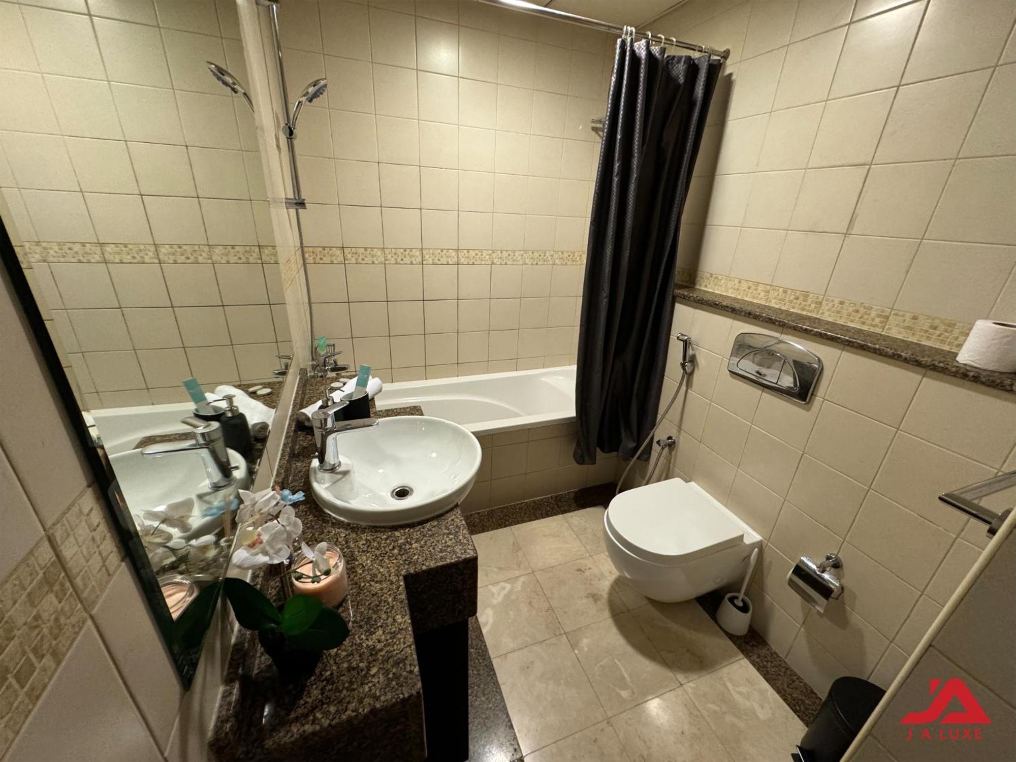 Cozy Marina & Sea View In Bay Tower Marina With Modern Gym & Pool, Steps To & Metro Апартаменти